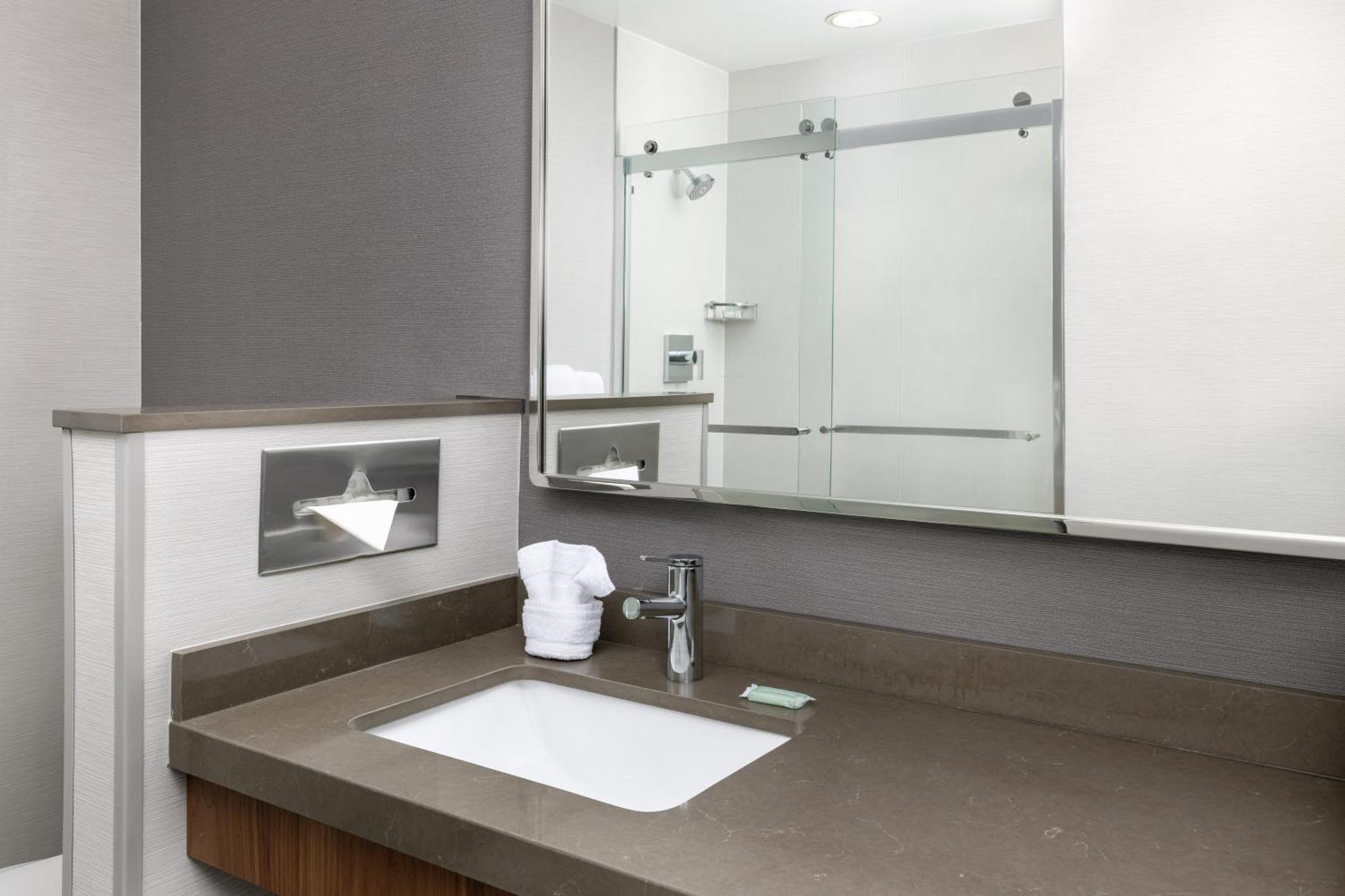 Courtyard By Marriott West/medical Center