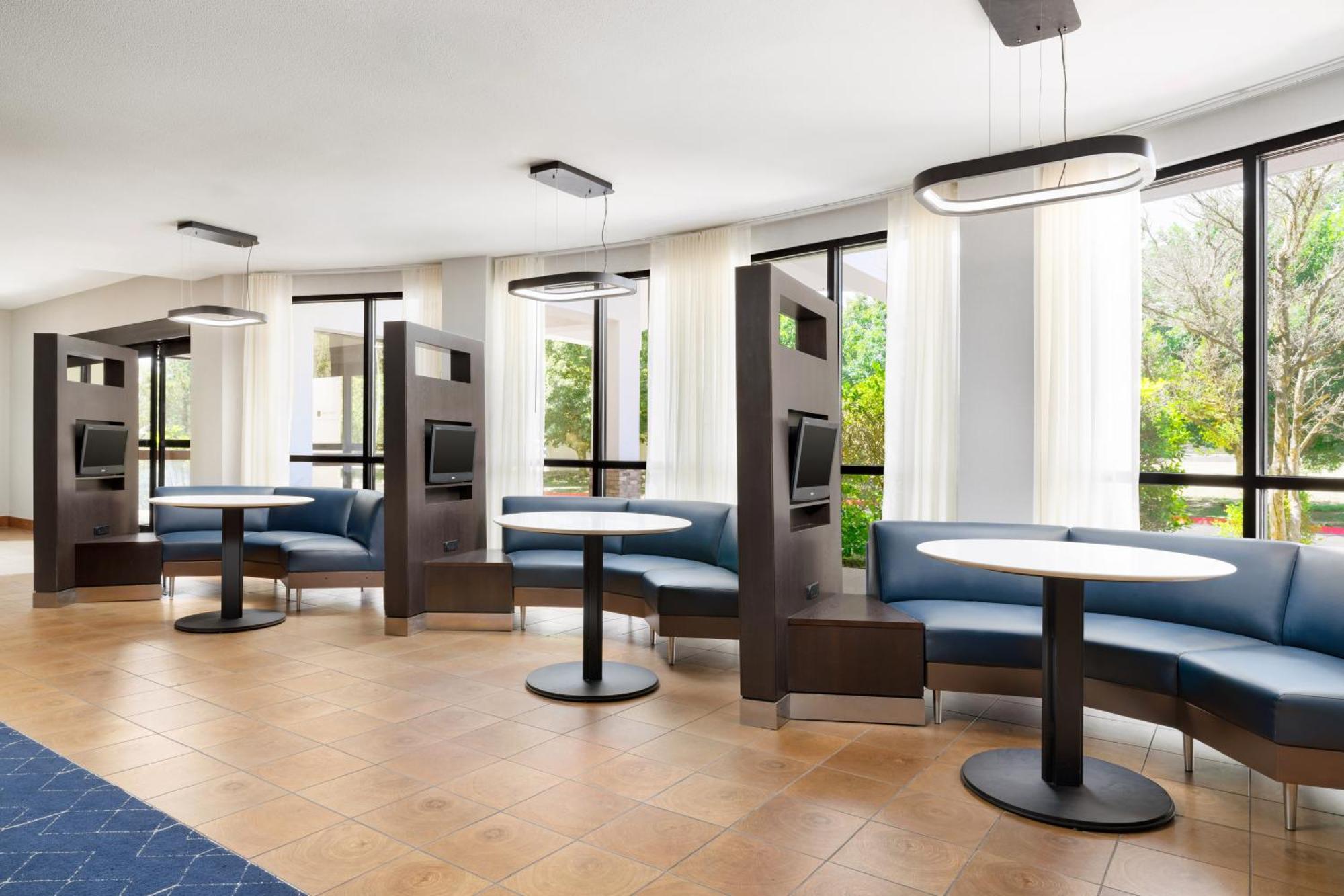 Courtyard By Marriott West/medical Center Hotel 3*