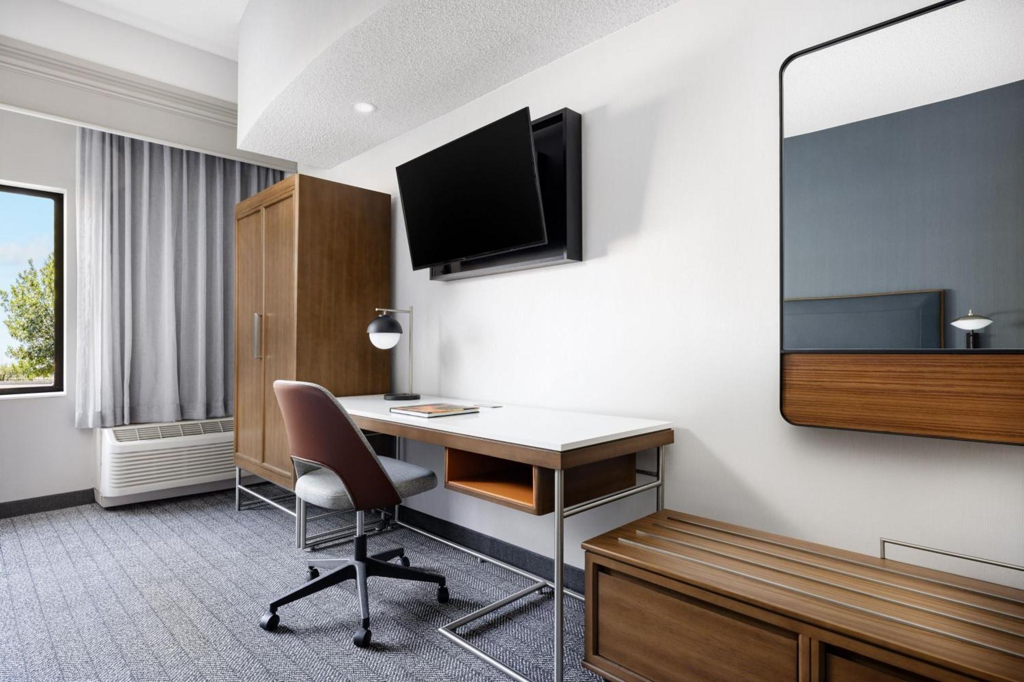 Hotel Courtyard By Marriott West/medical Center 3*