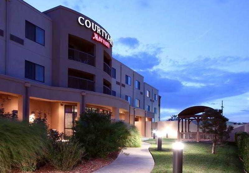 Courtyard By Marriott West/medical Center Hotel 3*