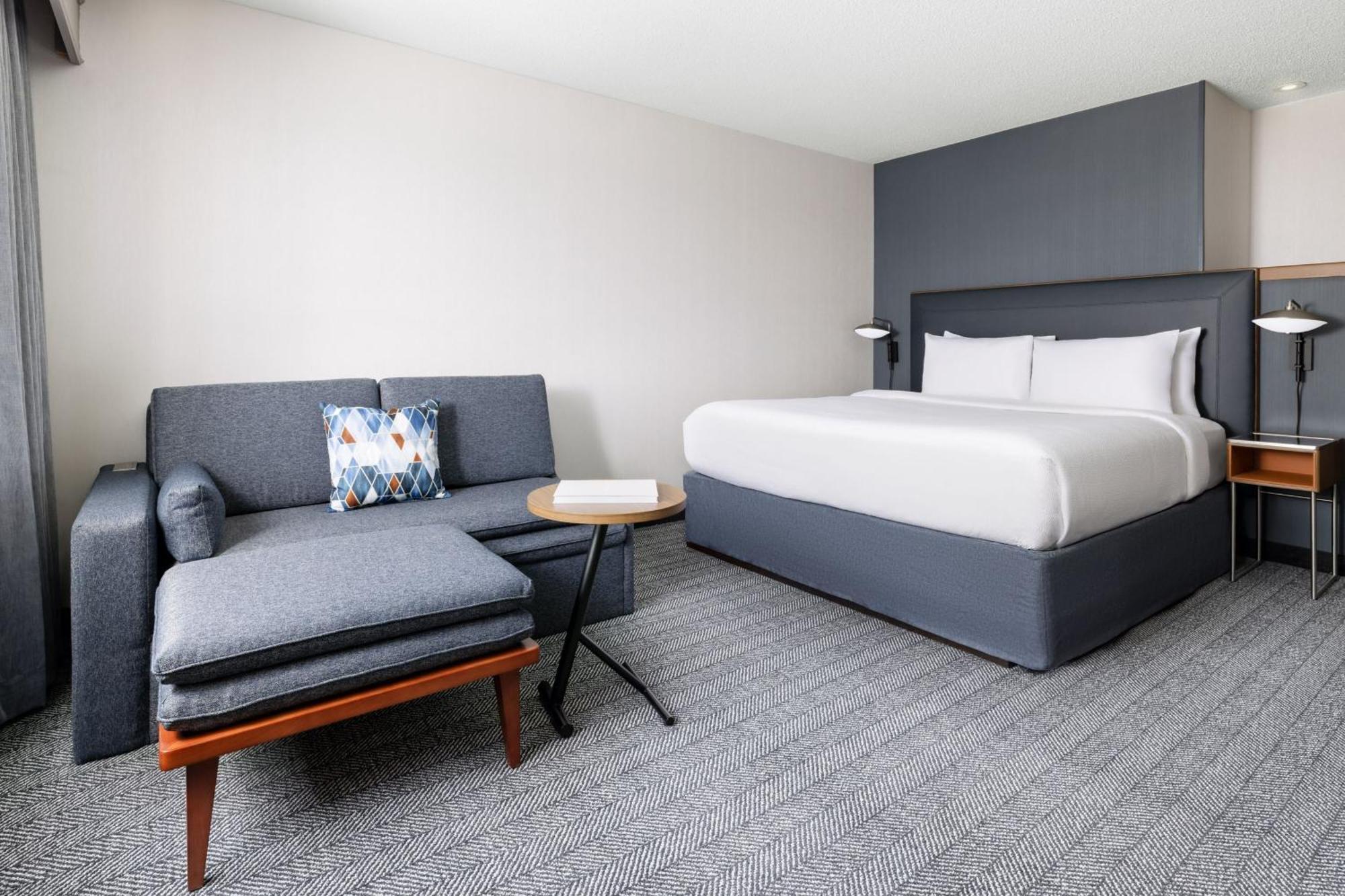 Courtyard By Marriott West/medical Center 3*