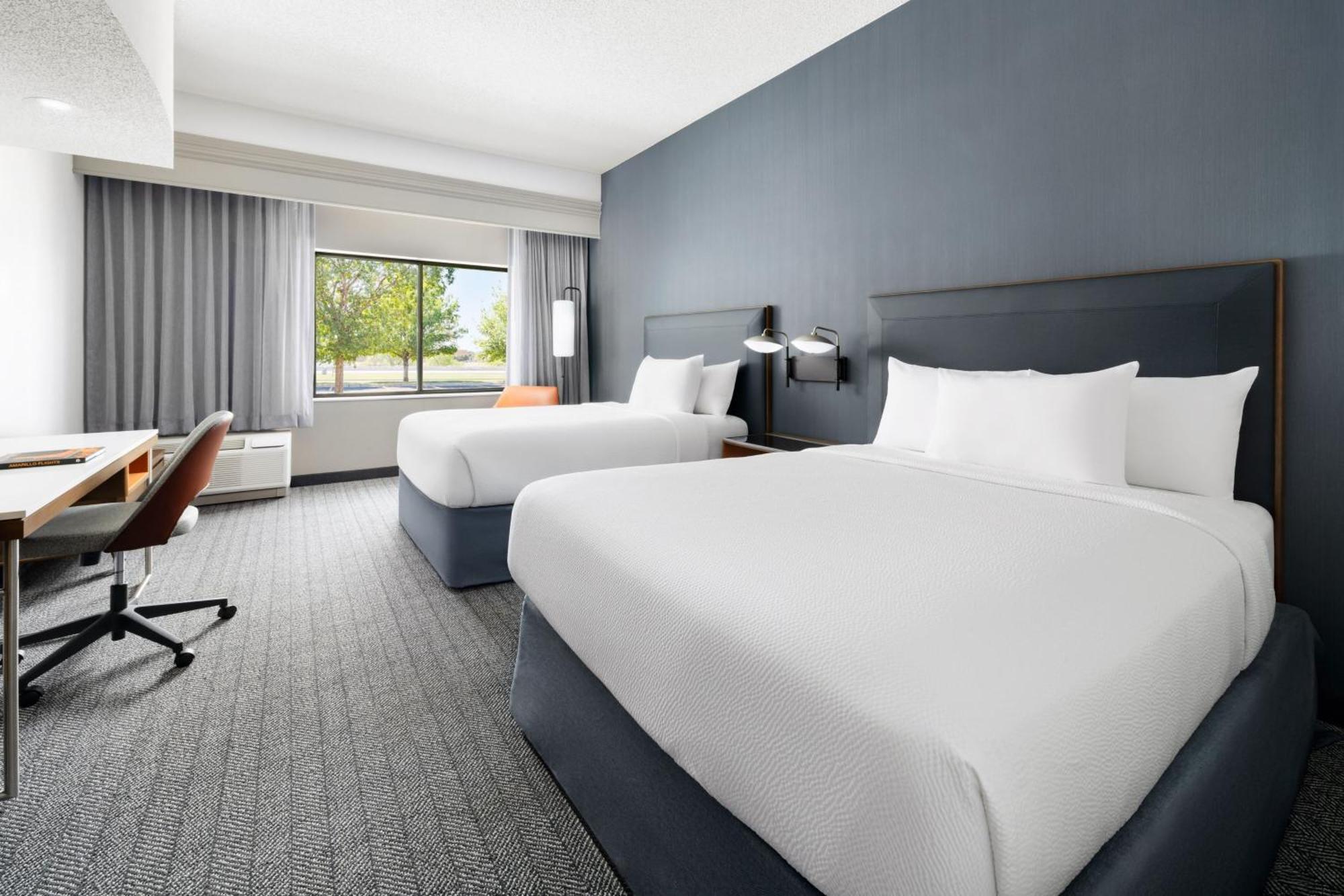 Courtyard By Marriott West/medical Center Hotel
